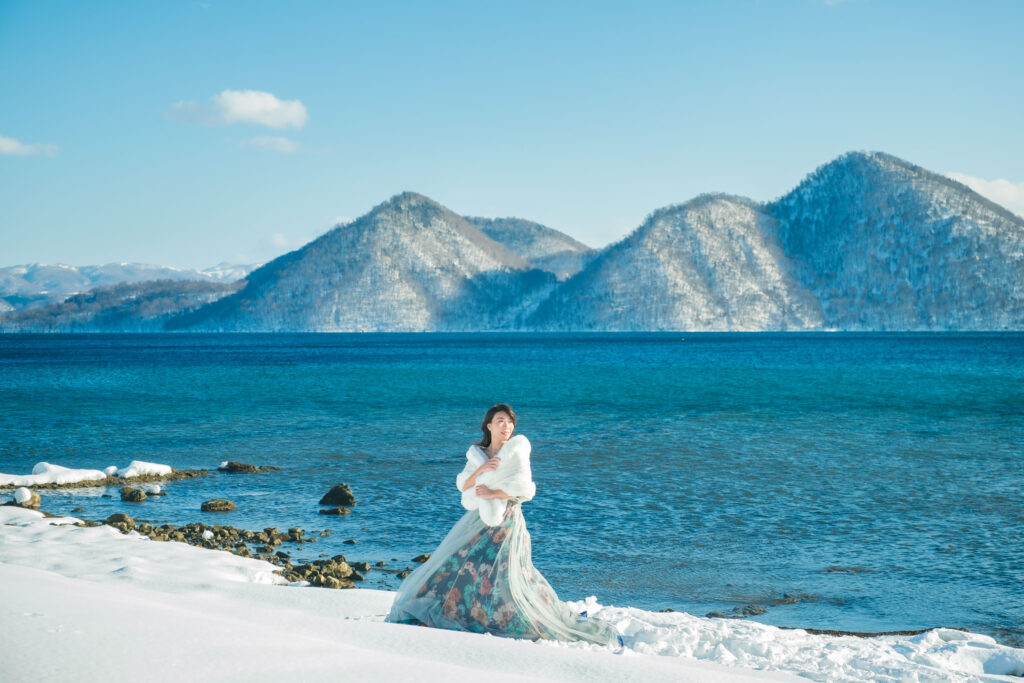 Hokkaido Wedding Photoshoot: 13 Winter Photoshoot Ideas For Dreamy Couple  Shots - OneThreeOneFour Blog